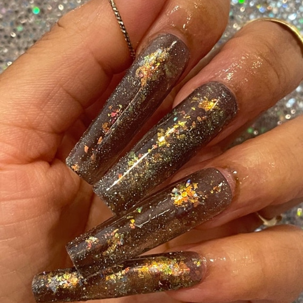 Press on nails